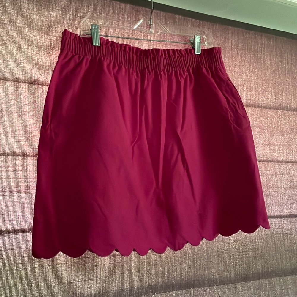 Scalloped skirt